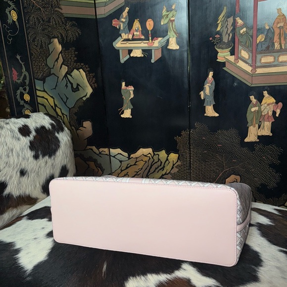 Tory Burch Pink Tote Bag Chic and Spacious - Picture 3 of 7